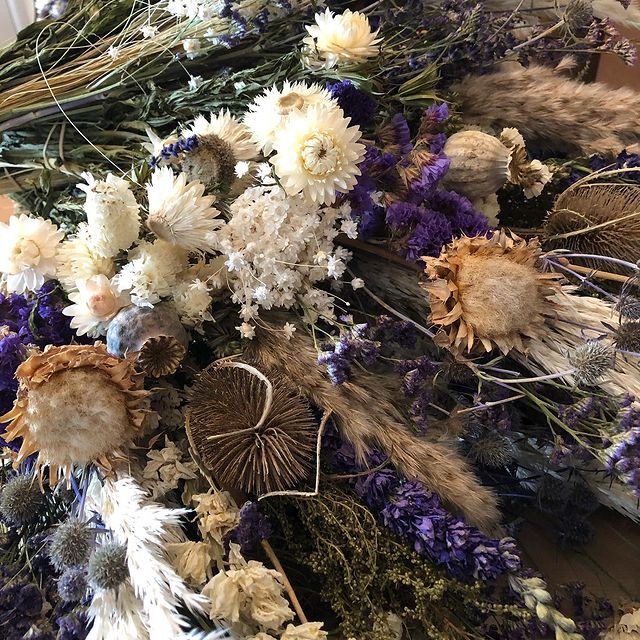 Preparing blue bouquets today #driedflowers #driedflowerbouquet #homemade #sustainable #fleurssechees #gedroogdebloemen