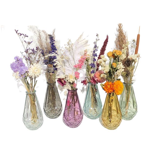 And more novelties#minivase #driedflowers #minibouquet #treatyourself #backtowork #officedeco
