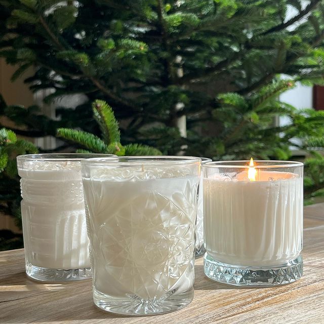 New Scented Candles with gemstone flakes #scentedcandles #gemstones #christmas #cosy #cosyhome #tumbler #homedecor #home